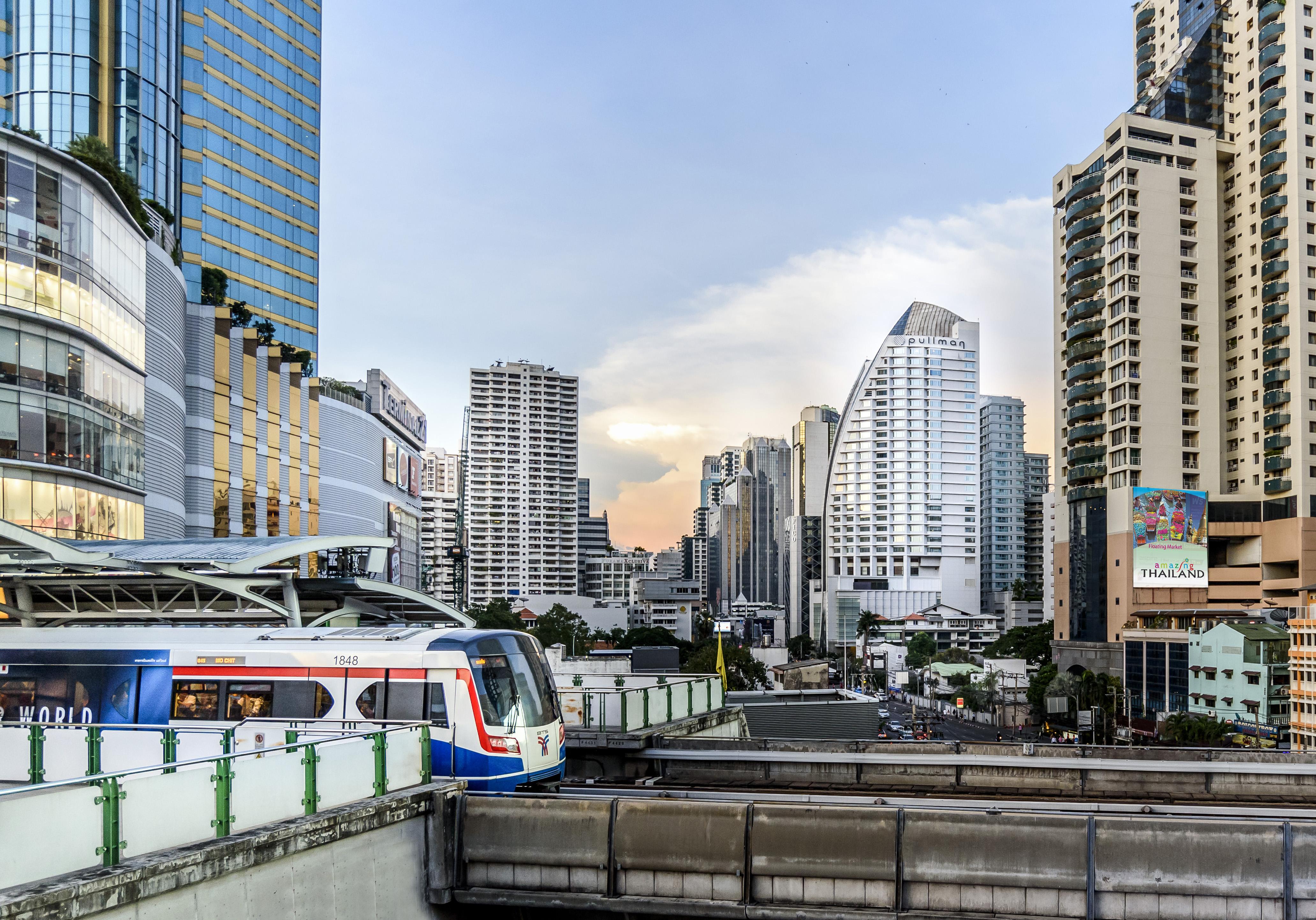 Hilton Bangkok Grande Asoke Hotel Exterior foto