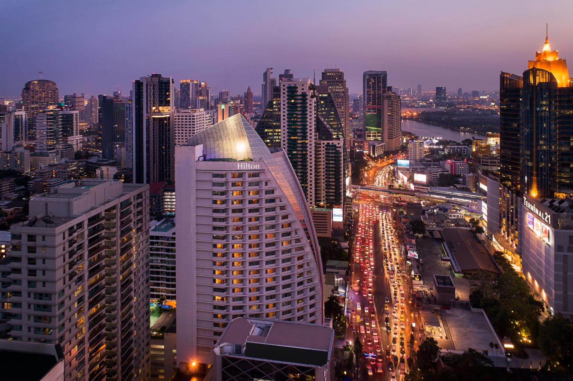 Hilton Bangkok Grande Asoke Hotel Exterior foto